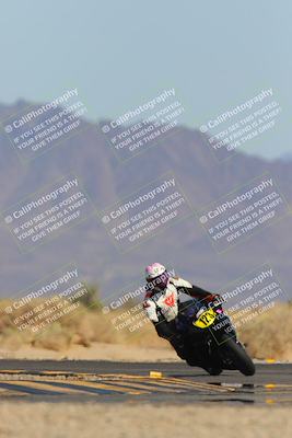 media/Mar-22-2025-CVMA (Sat) [[462c0ffedb]]/Race 13-Amateur Supersport Middleweight/